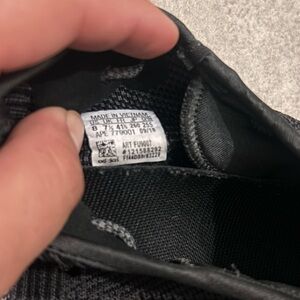 adidas Yezzy boost 350 black colorway size.8